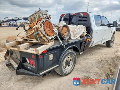 Trzecie zdjęcie samochodu z tyłu: 2018 FORD F350 SRW LARIAT 4WD 6.7L V8 TDSL VIN:1FT8W3BT9JEC01538 - miniatura