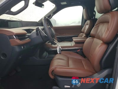 Zdjęcie 7 z 13 samochodu: 2025 LINCOLN NAVIGATOR RESERVE VIN:5LMJJ2LG0SEL03459 - miniatura