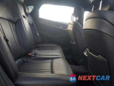 Zdjęcie 10 z 12 samochodu: 2018 GENESIS G80 3.3T SPORT VIN:KMHGN4JB4JU215958 - miniatura