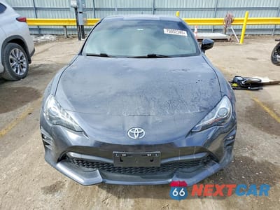 Piąte zdjęcie samochodu w środku: 2019 TOYOTA 86 GT VIN:JF1ZNAE13K8700394 - miniatura