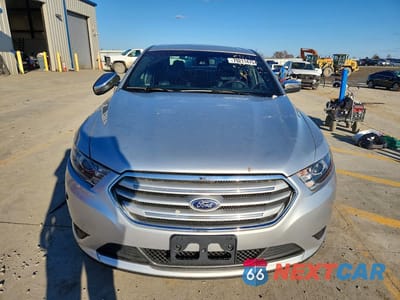 Piąte zdjęcie samochodu w środku: 2018 FORD TAURUS LIMITED VIN:1FAHP2F83JG116069 - miniatura