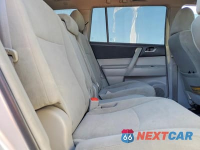 Zdjęcie 11 z 12 samochodu: 2013 TOYOTA HIGHLANDER BASE VIN:5TDBK3EHXDS261710 - miniatura