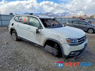 Czwarte zdjęcie samochodu z boku: 2018 VOLKSWAGEN ATLAS SE VIN:1V2LR2CAXJC521387 - miniatura