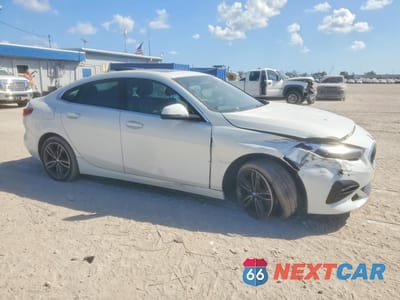 Czwarte zdjęcie samochodu z boku: 2021 BMW 228XI VIN:WBA73AK06M7G69900 - miniatura