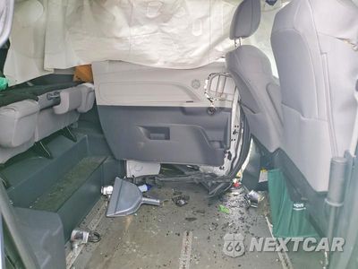Zdjęcie 11 z 13 samochodu: 2024 TOYOTA SIENNA VIN:5TDKSKFC6RS127510 - miniatura
