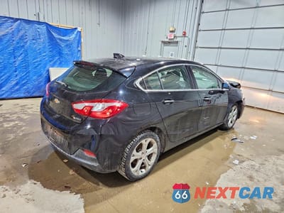 Trzecie zdjęcie samochodu z tyłu: 2018 CHEVROLET CRUZE PREMIER VIN:3G1BF6SM5JS602924 - miniatura