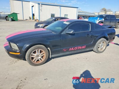 2008 FORD MUSTANG 1ZVHT80N385129351 - główne zdjęcie licytacji z USA - miniatura