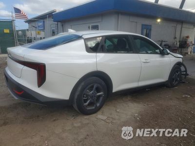 Trzecie zdjęcie samochodu z tyłu: 2025 KIA K4 LXS VIN:3KPFT4DE3SE064915 - miniatura