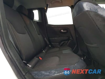 Zdjęcie 10 z 12 samochodu: 2023 JEEP RENEGADE LATITUDE VIN:ZACNJDB11PPP41520 - miniatura