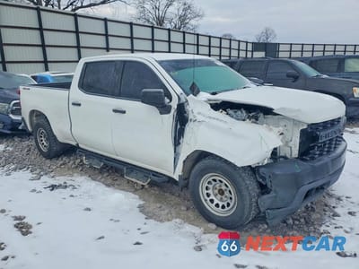 Czwarte zdjęcie samochodu z boku: 2020 CHEVROLET SILVERADO K1500 VIN:1GCUYAEF3LZ252922 - miniatura