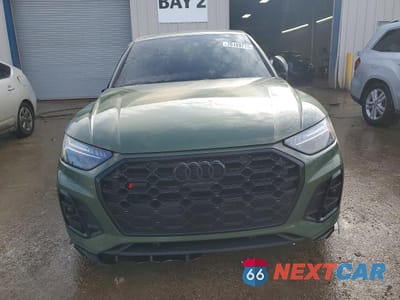 Piąte zdjęcie samochodu w środku: 2021 AUDI SQ5 SPORTBACK PRESTIGE VIN:WA134AFY2M2100402 - miniatura