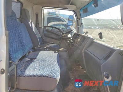 Zdjęcie 11 z 13 samochodu: 2024 ISUZU NPR HD FLATBED TRUCK VIN:54DC4W1DXRS220796 - miniatura