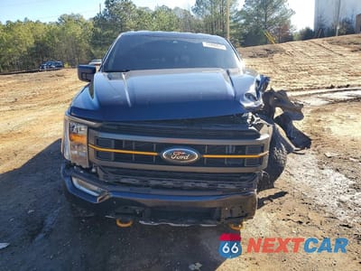 Piąte zdjęcie samochodu w środku: 2022 FORD F150 SUPERCREW VIN:1FTEW1E8XNFB26802 - miniatura