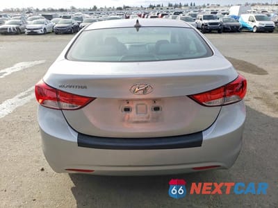 Zdjęcie 6 z 11 samochodu: 2013 HYUNDAI ELANTRA GLS VIN:KMHDH4AE0DU583899 - miniatura