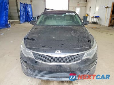 Piąte zdjęcie samochodu w środku: 2018 KIA OPTIMA LX VIN:5XXGT4L3XJG245648 - miniatura
