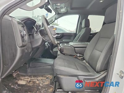 Zdjęcie 7 z 12 samochodu: 2021 CHEVROLET SILVERADO C1500 VIN:1GCRWAEK7MZ371776 - miniatura