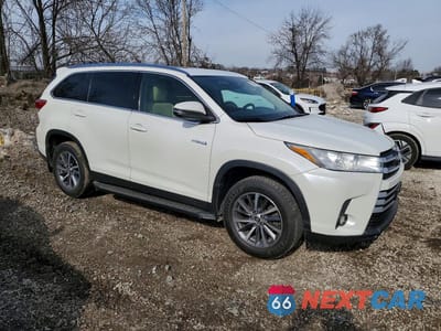 Czwarte zdjęcie samochodu z boku: 2019 TOYOTA HIGHLANDER HYBRID VIN:5TDJGRFH6KS054551 - miniatura
