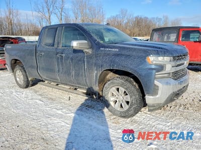 Czwarte zdjęcie samochodu z boku: 2021 CHEVROLET SILVERADO K1500 LT VIN:1GCRYDEK1MZ205653 - miniatura