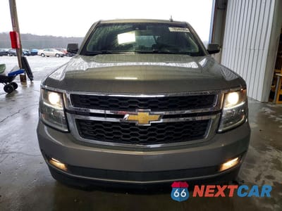 Piąte zdjęcie samochodu w środku: 2019 CHEVROLET TAHOE C1500 LT VIN:1GNSCBKC3KR149981 - miniatura