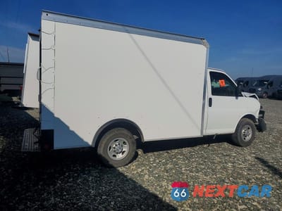 Trzecie zdjęcie samochodu z tyłu: 2019 CHEVROLET EXPRESS VAN 4.3L V6 FFV CUTAWAY VAN VIN:1GB0GRFP4K1298347 - miniatura