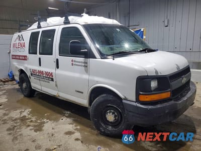Czwarte zdjęcie samochodu z boku: 2005 CHEVROLET EXPRESS G2500 UTILITY / SERVICE VAN VIN:1GCGG25V051119582 - miniatura