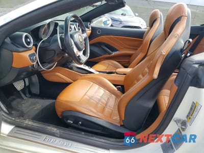 Zdjęcie 7 z 14 samochodu: 2015 FERRARI CALIFORNIA T VIN:ZFF77XJA1F0207470 - miniatura