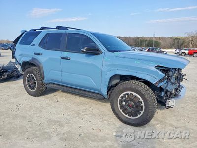 Czwarte zdjęcie samochodu z boku: 2025 TOYOTA 4RUNNER SR5 VIN:JTEVA5BR3S5062313 - miniatura
