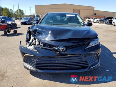 Piąte zdjęcie samochodu w środku: 2023 TOYOTA CAMRY LE VIN:4T1C11AK6PU835888 - miniatura