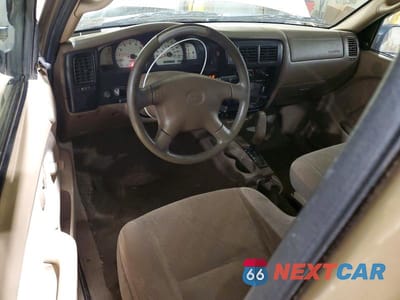 Zdjęcie 8 z 11 samochodu: 2002 TOYOTA TACOMA XTRACAB VIN:5TEVL52N32Z120641 - miniatura