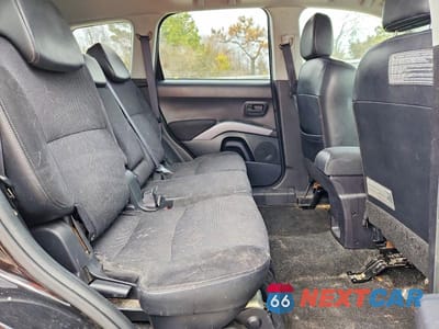 Zdjęcie 11 z 12 samochodu: 2008 MITSUBISHI OUTLANDER SE VIN:JA4LS31W38Z015606 - miniatura