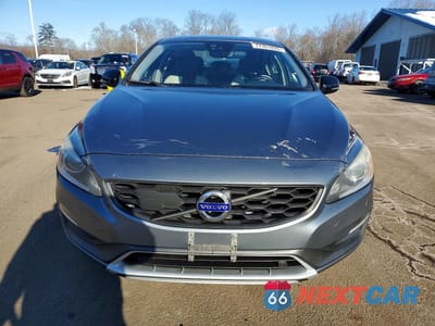Piąte zdjęcie samochodu w środku: 2016 VOLVO S60 CROSS COUNTRY T5 VIN:YV4612UM1G2000732 - miniatura