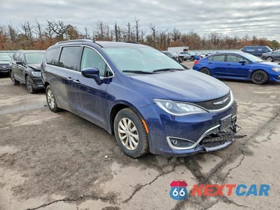 Czwarte zdjęcie samochodu z boku: 2019 CHRYSLER PACIFICA TOURING L VIN:2C4RC1BG7KR550559 - miniatura