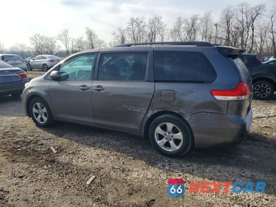 Drugie zdjęcie samochodu z przodu: 2012 TOYOTA SIENNA LE 8-PASSENGER VIN:5TDKK3DC5CS245807 - miniatura
