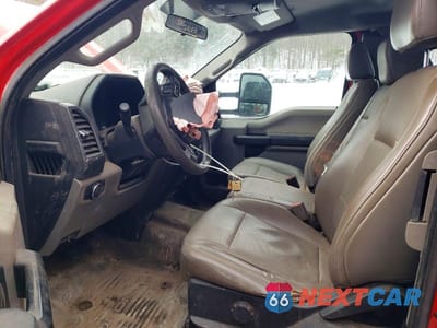 Zdjęcie 7 z 13 samochodu: 2019 FORD F350 VIN:1FD8X3E6XKEF20799 - miniatura