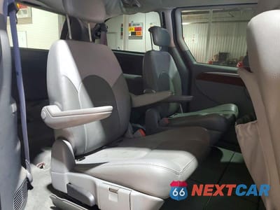 Zdjęcie 11 z 13 samochodu: 2007 CHRYSLER TOWN & COUNTRY LIMITED VIN:2A8GP64L07R320252 - miniatura