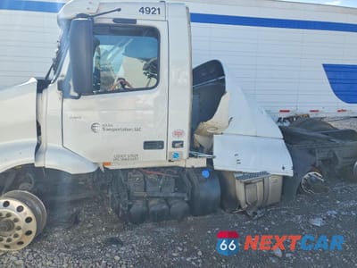 Zdjęcie 9 z 10 samochodu: 2025 VOLVO VNR SEMI TRUCK VIN:4V4WC9EH5SN683697 - miniatura