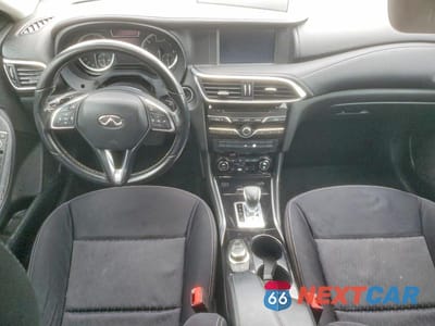 Zdjęcie 8 z 12 samochodu: 2018 INFINITI QX30 BASE VIN:SJKCH5CP8JA043506 - miniatura