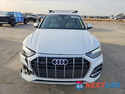 Piąte zdjęcie samochodu w środku: 2023 AUDI Q5 PREMIUM 40 VIN:WA1ABAFYXP2084970 - miniatura