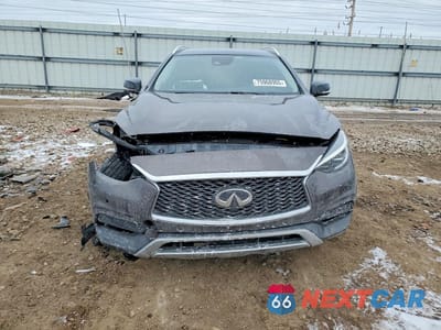 Piąte zdjęcie samochodu w środku: 2017 INFINITI QX30 PREMIUM VIN:SJKCH5CR8HA021291 - miniatura