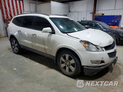 Czwarte zdjęcie samochodu z boku: 2012 CHEVROLET TRAVERSE LT VIN:1GNKVJED4CJ152204 - miniatura
