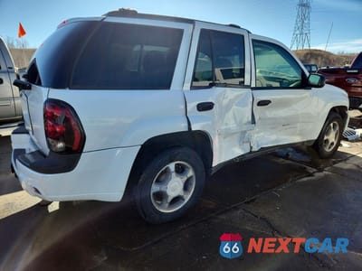 Trzecie zdjęcie samochodu z tyłu: 2007 CHEVROLET TRAILBLAZER LS VIN:1GNDT13S872163030 - miniatura
