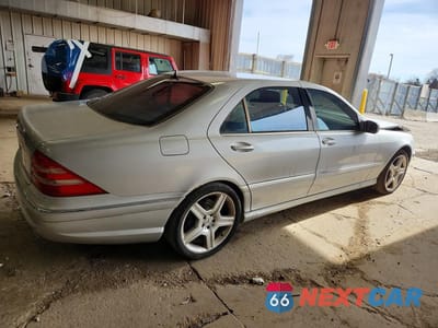 Trzecie zdjęcie samochodu z tyłu: 2002 MERCEDES-BENZ S 55 AMG VIN:WDBNG73J22A251466 - miniatura