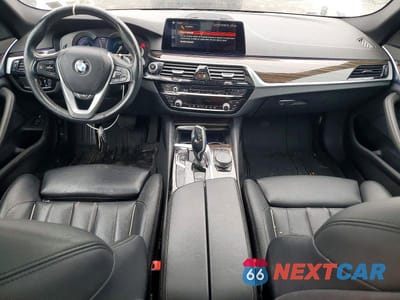 Zdjęcie 8 z 11 samochodu: 2019 BMW 530XE VIN:WBAJB1C5XKB376270 - miniatura