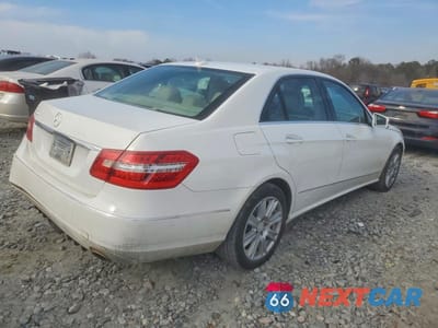 Trzecie zdjęcie samochodu z tyłu: 2013 MERCEDES-BENZ E 350 4MATIC VIN:WDDHF8JB6DA693131 - miniatura