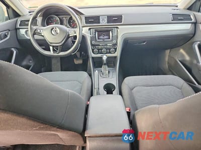 Zdjęcie 8 z 12 samochodu: 2017 VOLKSWAGEN PASSAT S VIN:1VWAT7A34HC074722 - miniatura
