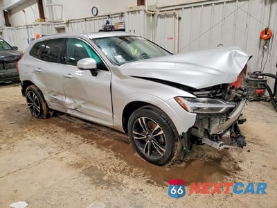 Czwarte zdjęcie samochodu z boku: 2019 VOLVO XC60 T5 VIN:LYV102RK3KB233297 - miniatura