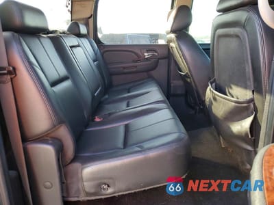 Zdjęcie 10 z 12 samochodu: 2010 GMC SIERRA K2500HD SLT 4WD 6.6L V8 TDSL VIN:1GT4K1B6XAF111219 - miniatura