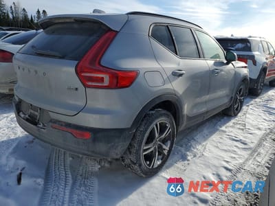 Trzecie zdjęcie samochodu z tyłu: 2023 VOLVO XC40 PLUS VIN:YV4L12UL4P2097208 - miniatura