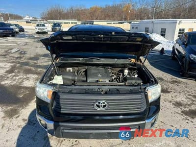 Piąte zdjęcie samochodu w środku: 2017 TOYOTA TUNDRA DOUBLE CAB SR VIN:5TFUM5F16HX071127 - miniatura