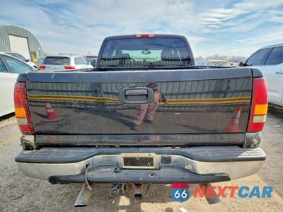 Zdjęcie 6 z 11 samochodu: 2003 GMC NEW SIERRA K1500 VIN:2GTEK19T231199824 - miniatura